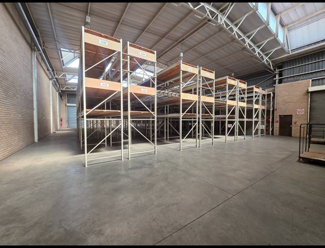 949M² WAREHOUSE TO LET IN CROWN